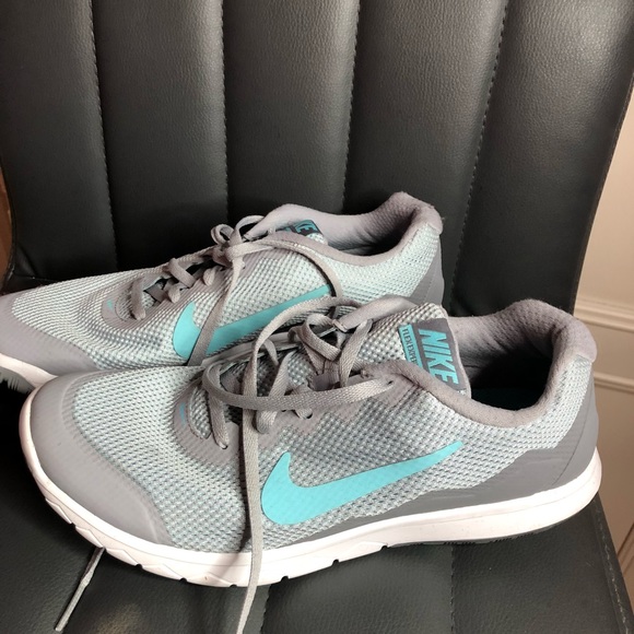 nike shoes grey color